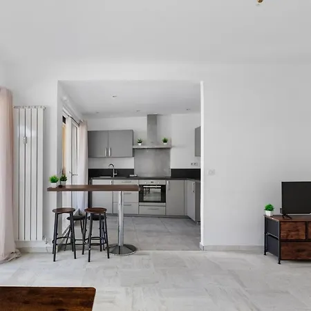 La Pinede Centre Juan Les Pins, 100m Des Plages Апартаменти