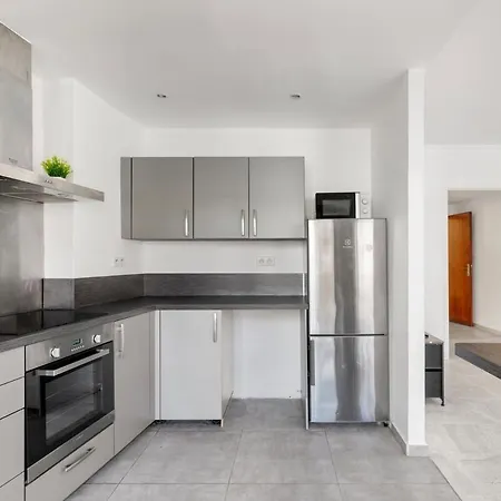 Апартаменти La Pinede Centre Juan Les Pins, 100m Des Plages *