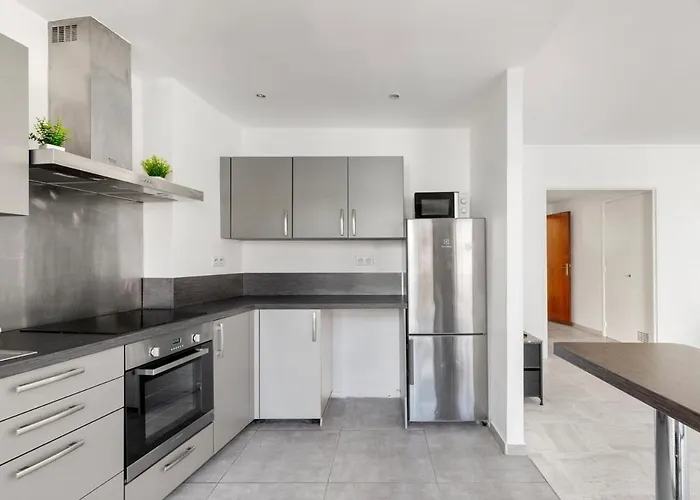 Apartamento La Pinede Centre Juan Les Pins, 100m Des Plages *